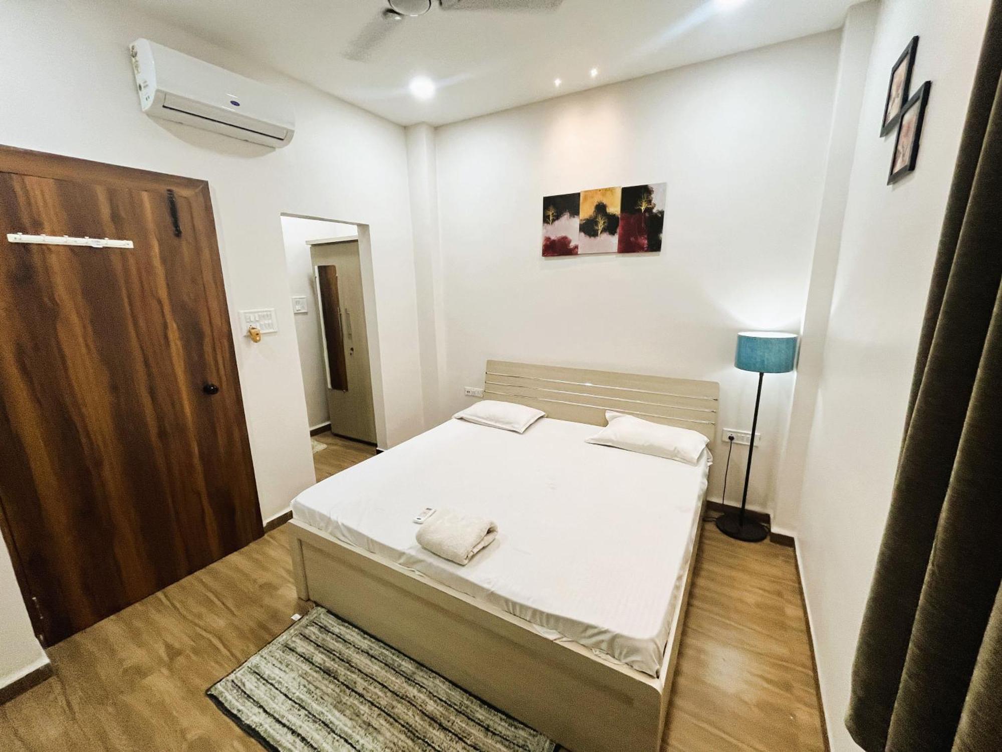 Shree Stay Inn Luxe' Holiday Home Удджайн Экстерьер фото
