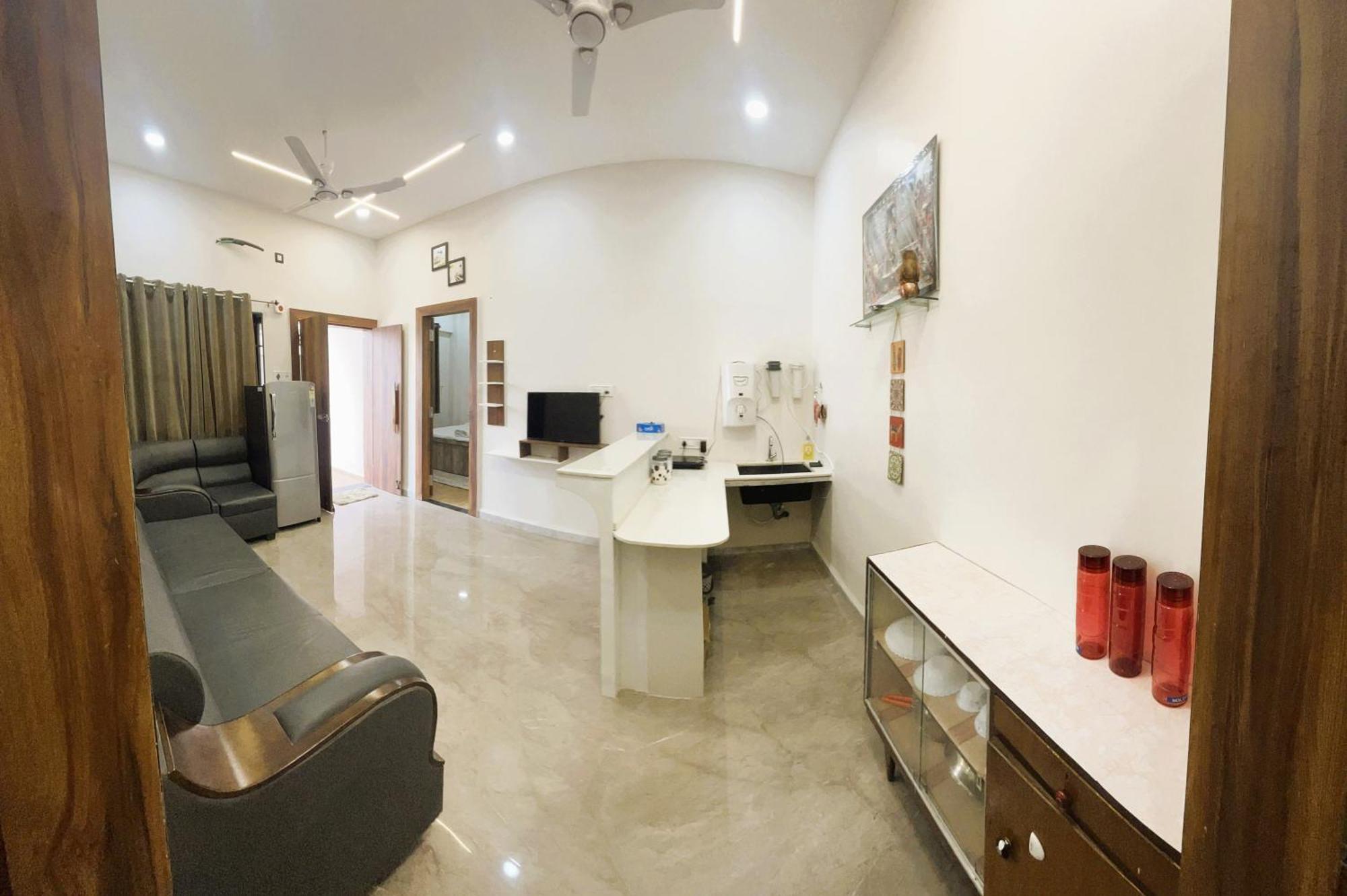 Shree Stay Inn Luxe' Holiday Home Удджайн Экстерьер фото