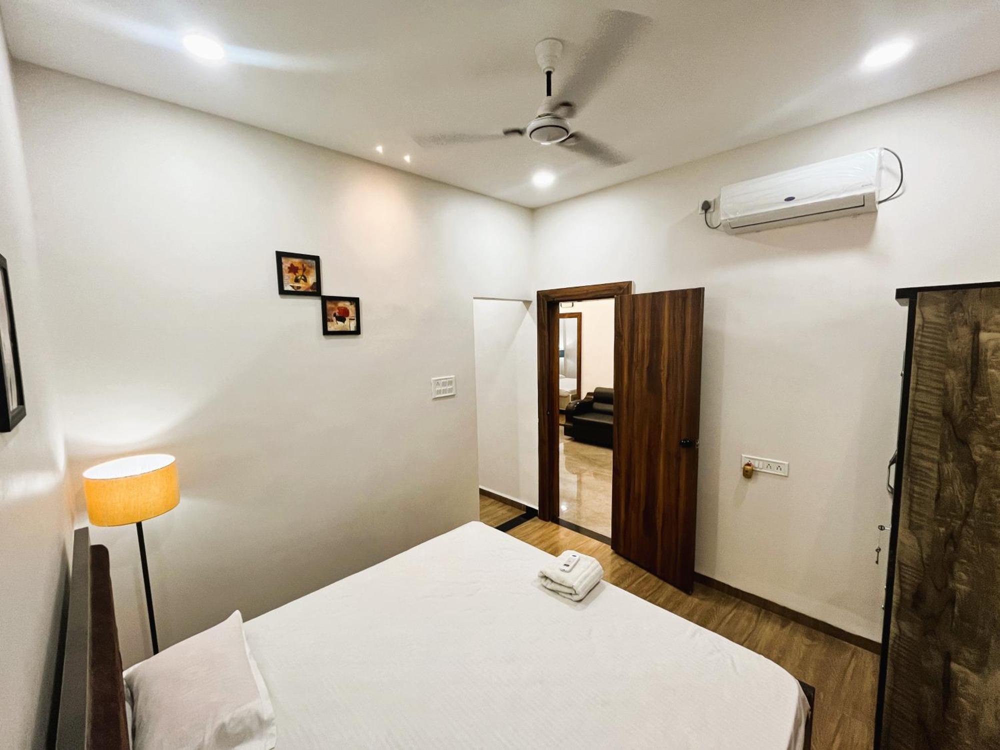 Shree Stay Inn Luxe' Holiday Home Удджайн Экстерьер фото